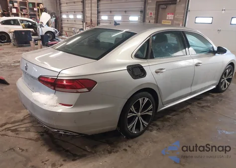 2020 Volkswagen Passat 2.0T Sel z USA, uszkodzony, nr VIN 1VWCA7A33LC027169